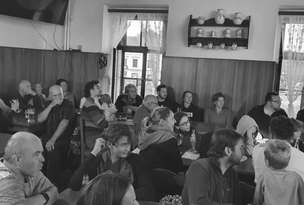 Tomáš Průša Band zahrál u naší sousedky Magdy v Restauraci U Rezků